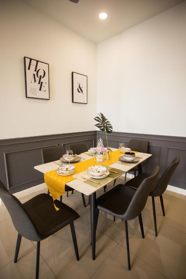 D'pristine Medini By The One - 8min Walk To Legoland Apartment *