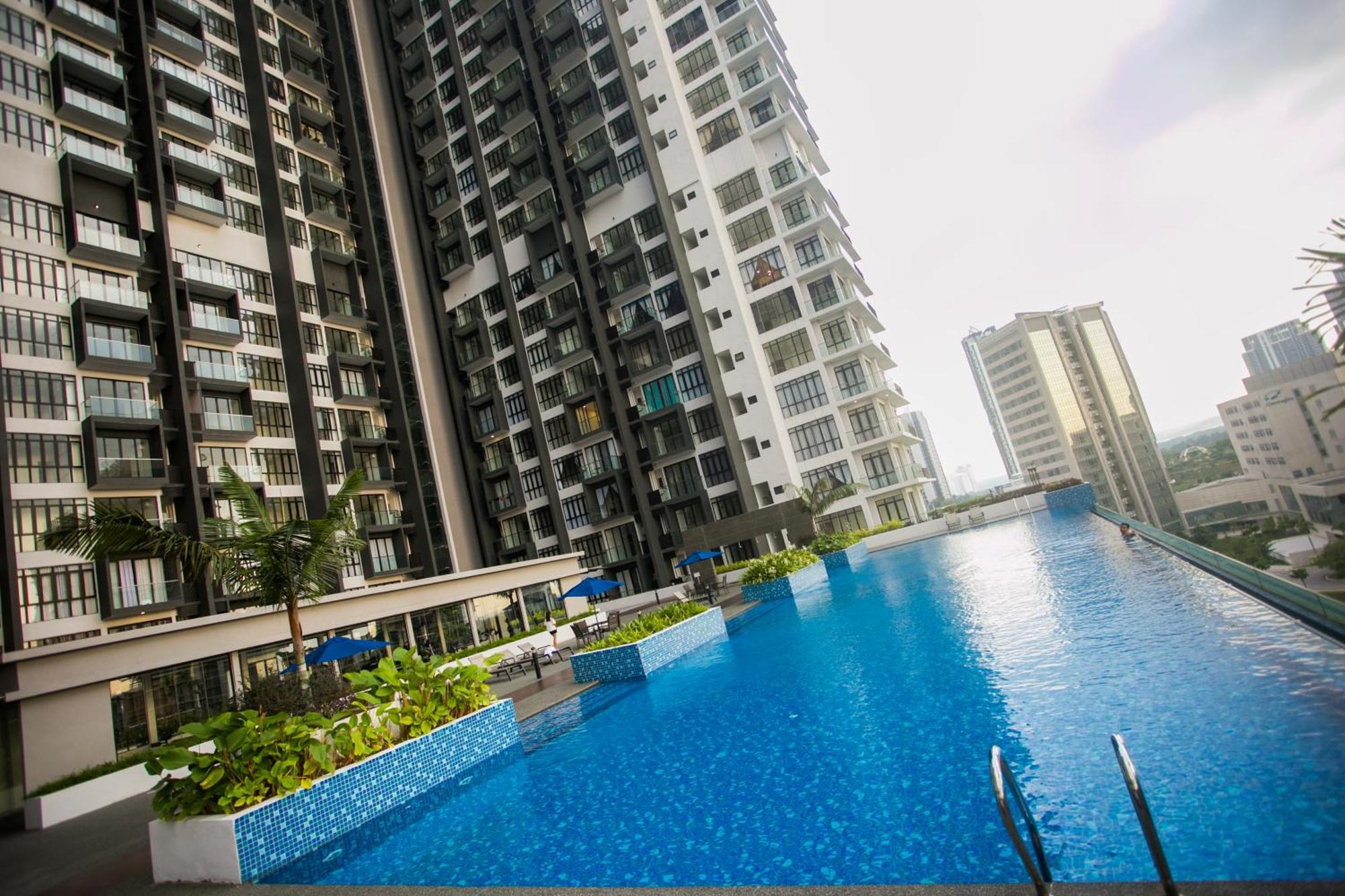 D'pristine Medini By The One - 8min Walk To Legoland Apartment *