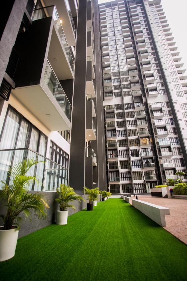 D'pristine Medini By The One - 8min Walk To Legoland Apartment